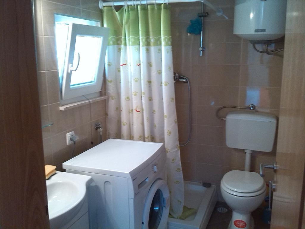 Apartments Batarilo Горни-Карин Номер фото