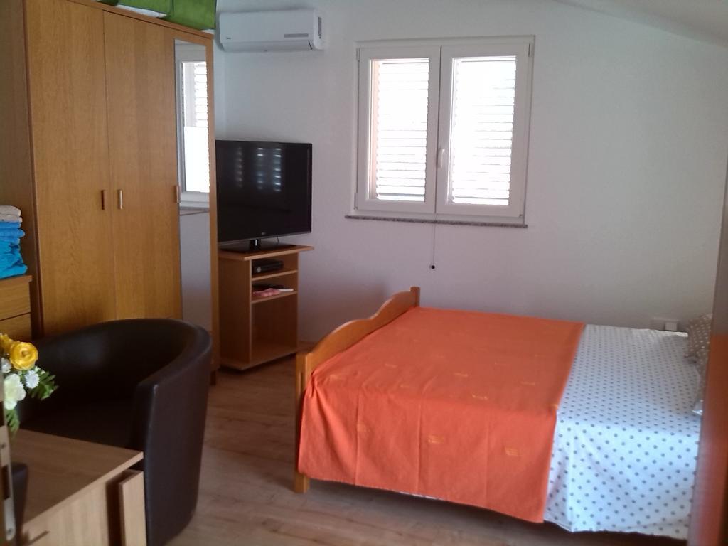 Apartments Batarilo Горни-Карин Номер фото