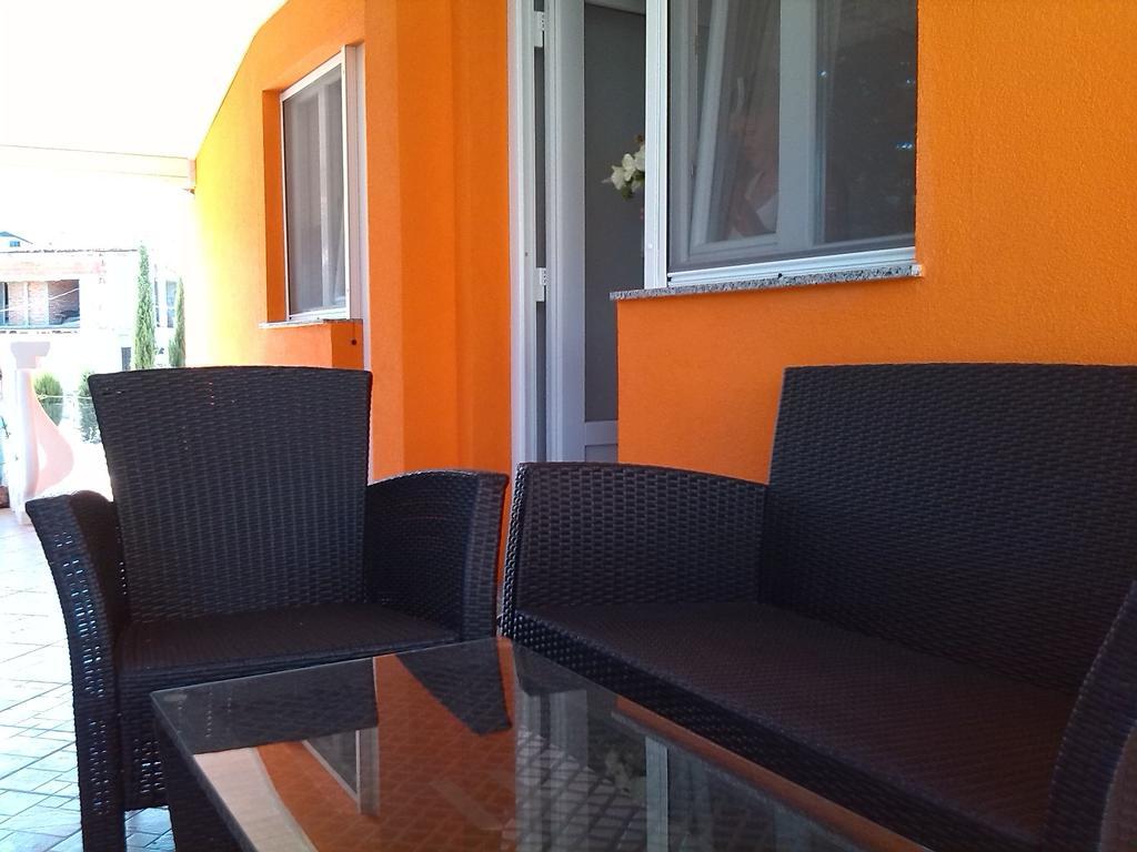 Apartments Batarilo Горни-Карин Номер фото