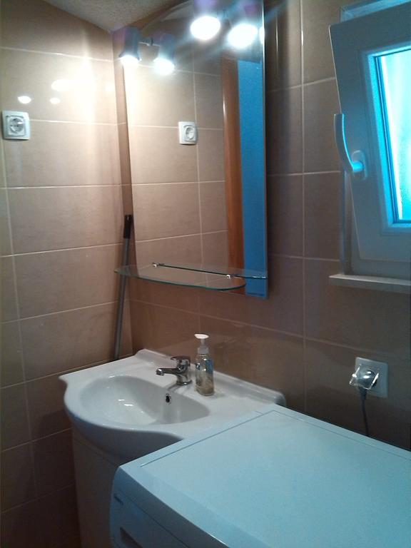 Apartments Batarilo Горни-Карин Номер фото