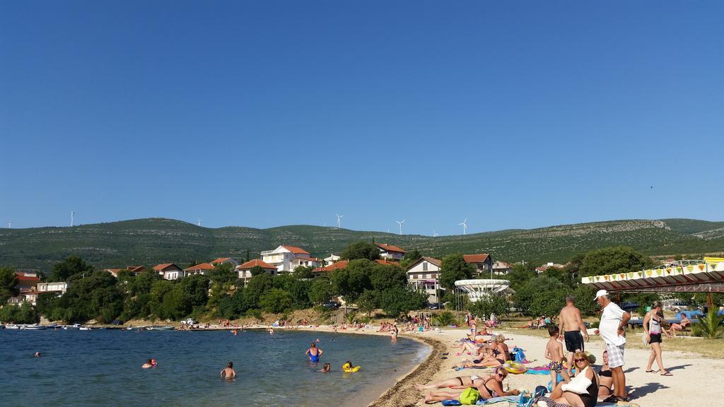 Apartments Batarilo Горни-Карин Экстерьер фото
